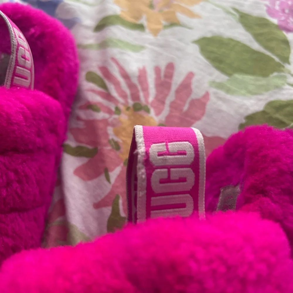 UGG Kids Bright Pink Fuzz Slide Slippers with Back Strap